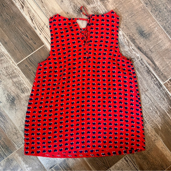 ❤️Like New❤️ Cynthia Rowley Sleeveless Red Blouse with Navy & White Hearts - Picture 3 of 5